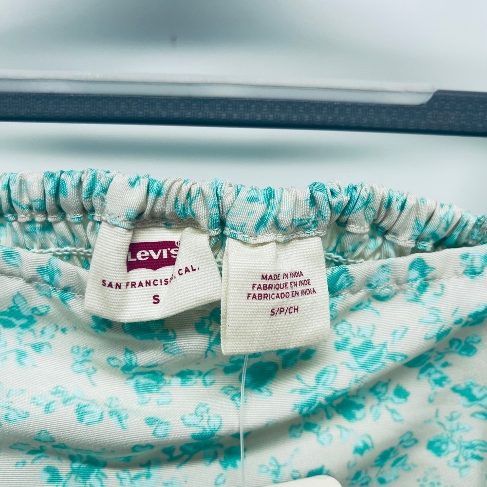 Levi’s Women’s Blouse Green Floral Statement Size S New - Picture 3 of 11